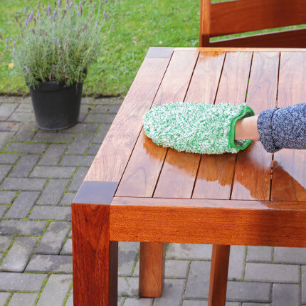 The product is shown in an exemplary application